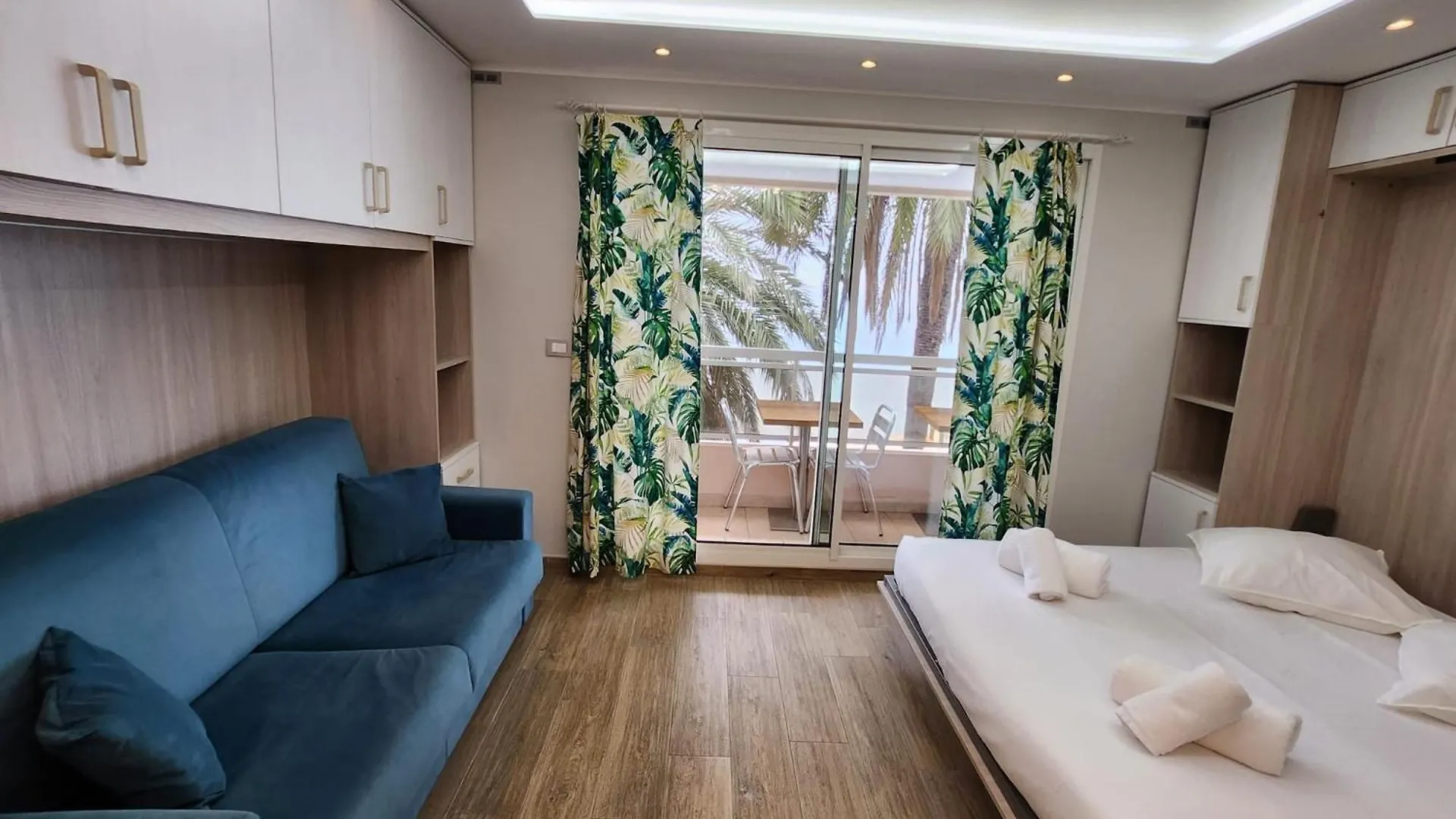 Bluemarine, Studio Vista Mare Menton